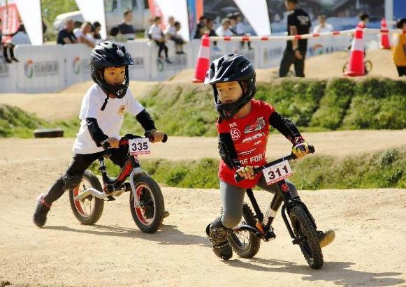 央视曝光网红“毒玩具”，增塑剂超标300倍！孩子几乎人手一个