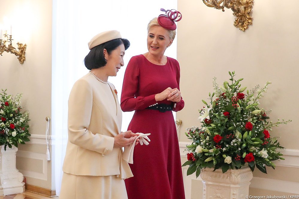 她打遍天下无敌手，红裙让丹麦王妃惨败，同框梅拉尼亚也是稳赢