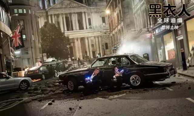 男靠美色，女靠脑洞，当代的“黑衣人”特工标配