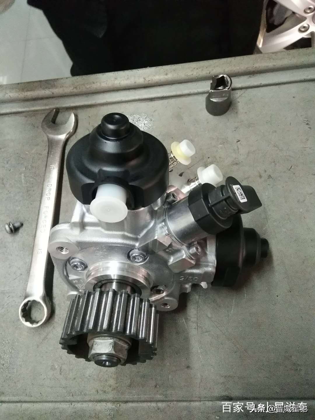 途锐烧机油怎么维修最好,途锐柴油版加了汽油怎么办