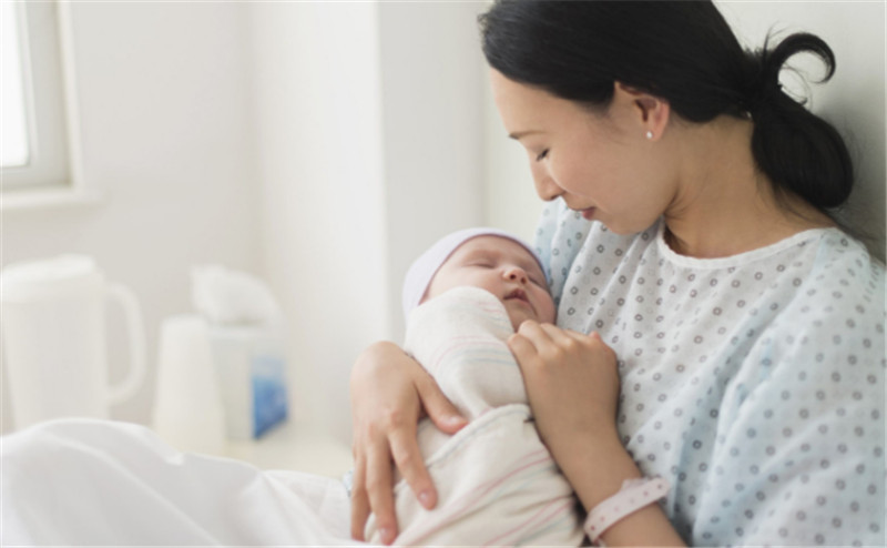 剖腹产产妇第一次怎么下床,剖腹产产妇第一次下床方法