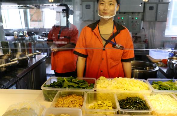 为啥大学食堂饭菜那么“便宜”？不怕“亏”吗？这4点原因很现实