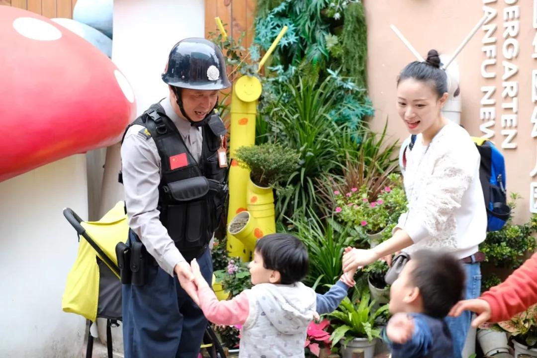 师者仁心香远益清怎么理解,师者仁心香远益清什么意思