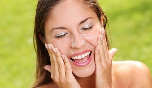 有什么妙招祛黑头收缩毛孔,每天要怎样做才能去掉黑头