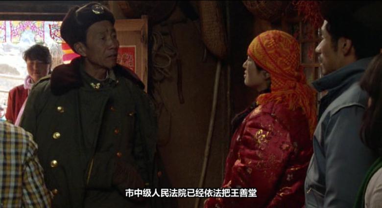 自毁形象,拿洗衣粉洗头,这样的巩俐,才能将村姑演的土得掉渣