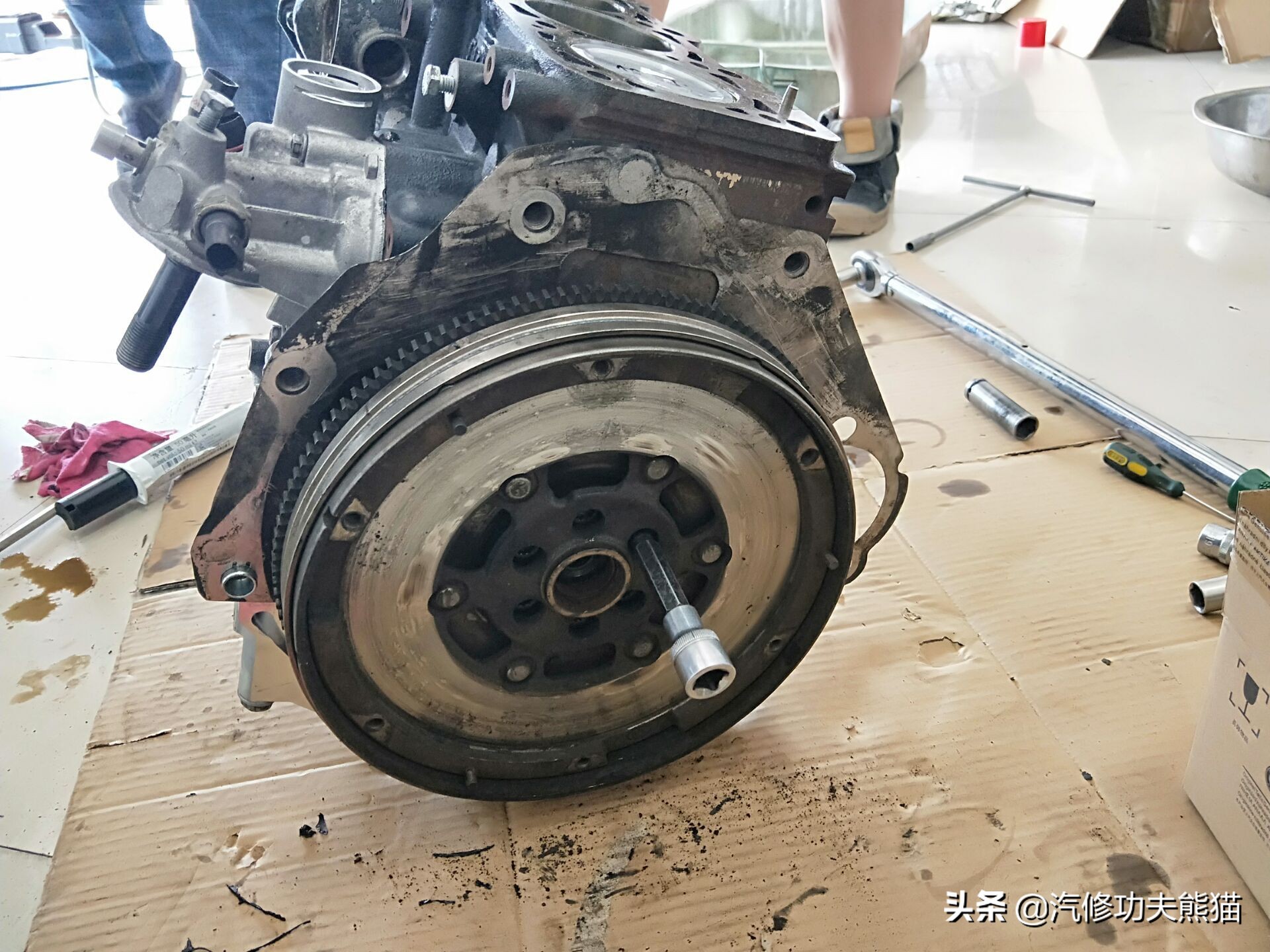 奥迪a61.8发动机大修费用,老款奥迪a6六缸发动机大修全过程