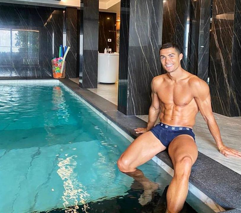 c罗确诊新冠后首次露面,c罗疫情居家锻炼