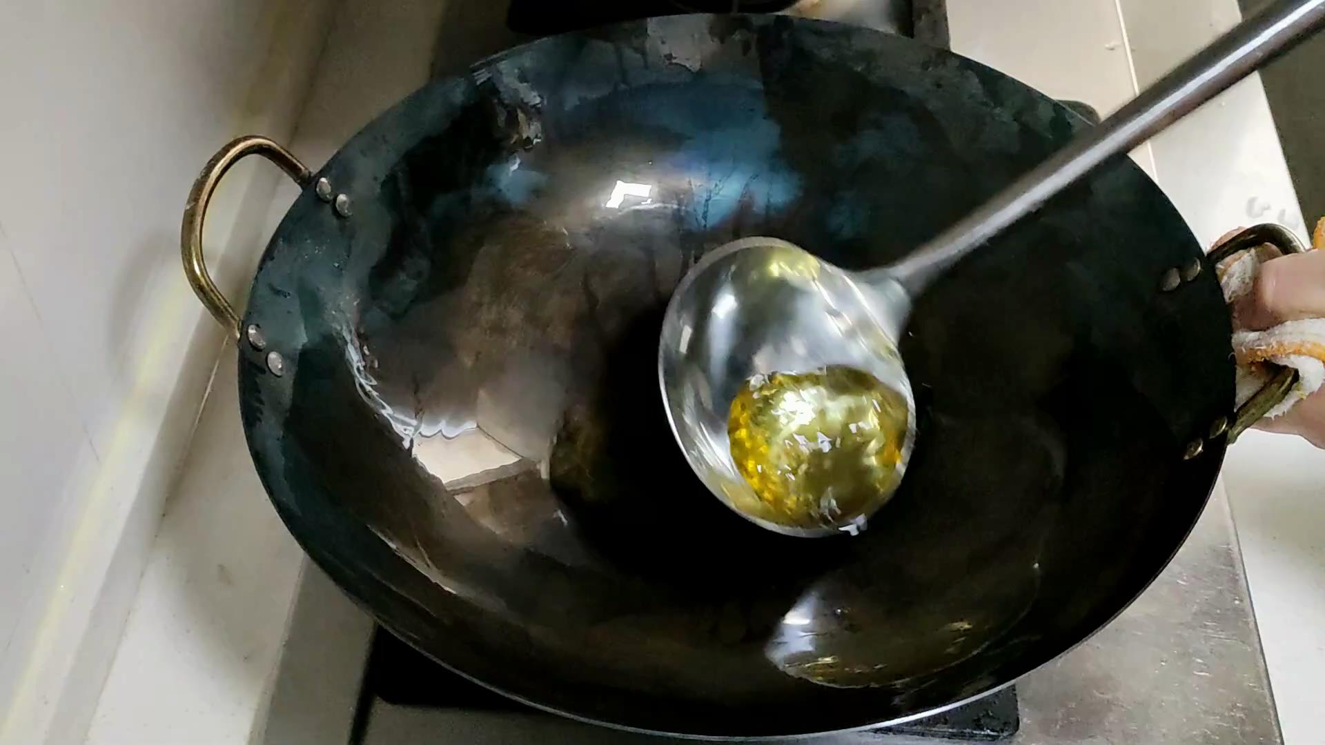 有不粘涂层的铁锅要不要开锅,旧铁锅开锅正确方法不粘锅