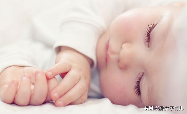 小孩生病了睡觉总是出汗,婴儿生病了不出汗怎么回事