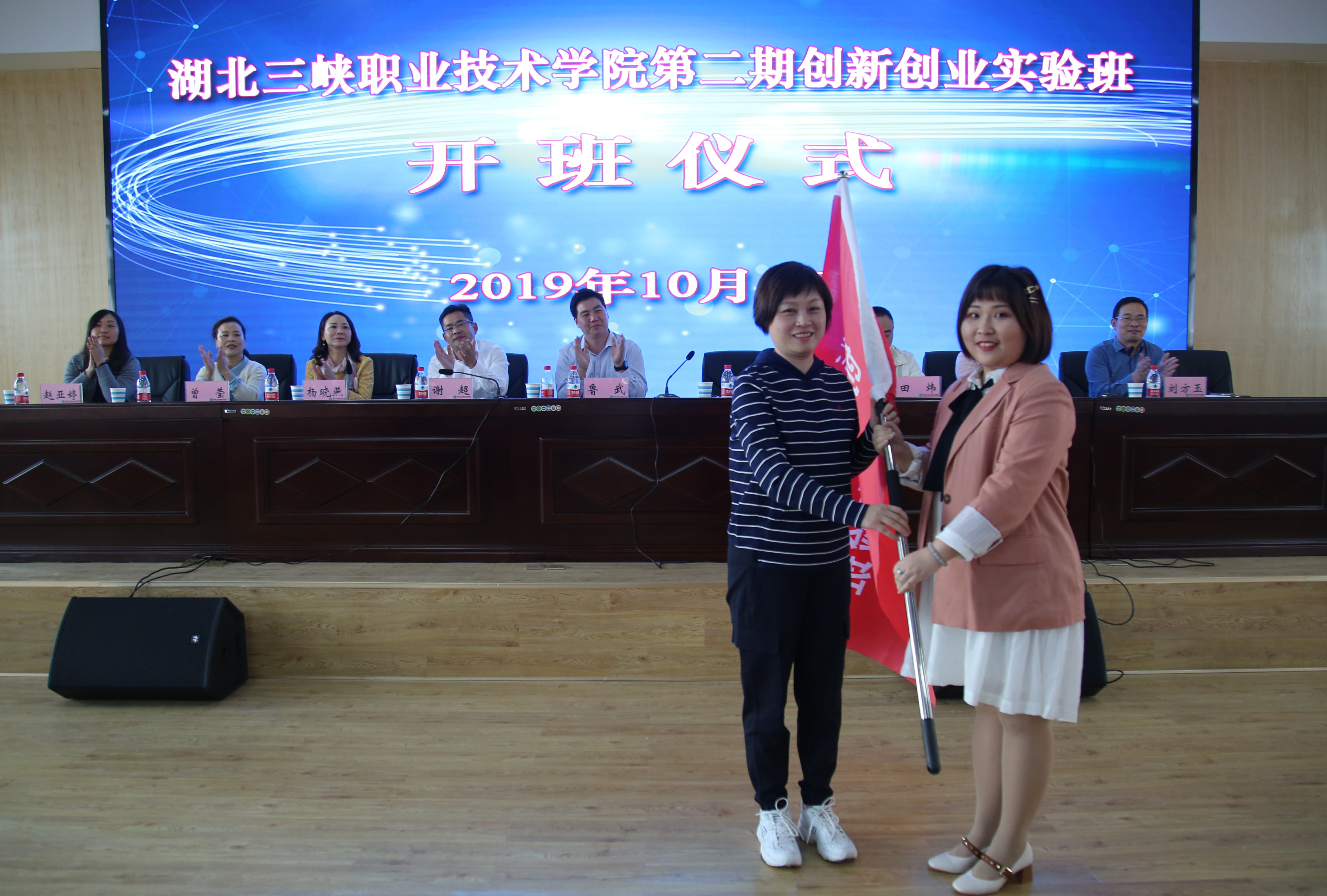 在家做手工兼职饰品,如何做副业卖小饰品