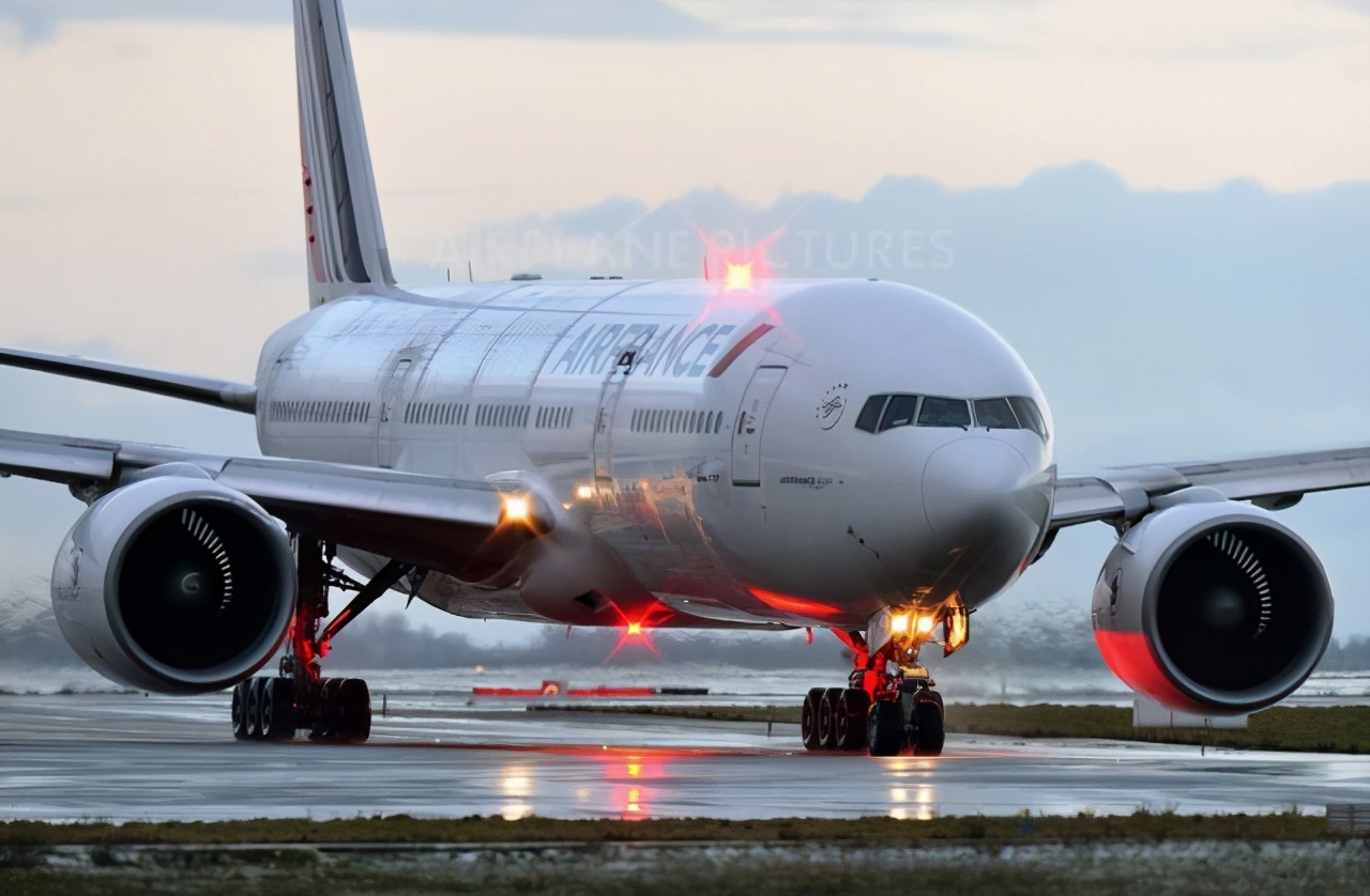 一个飞机轮胎,中国为何会被卡脖子?其价值跟黄金相比不遑多让