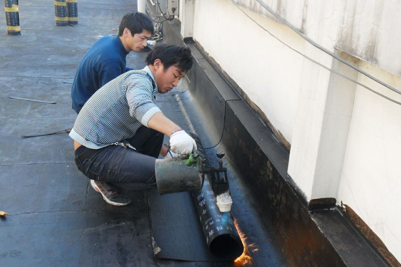 楼顶渗水怎么补救最快,楼顶渗水的简单处理方法