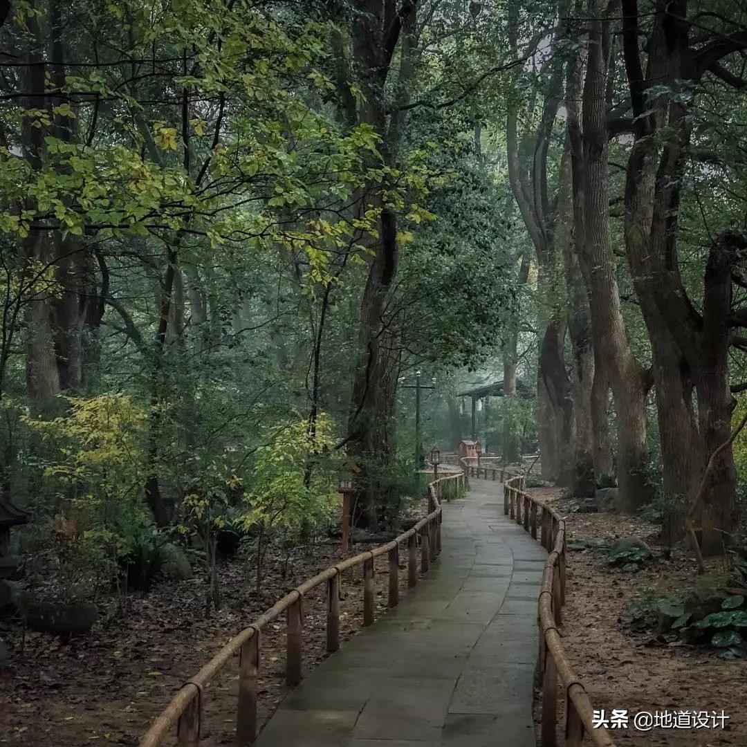 你敢相信？就凭“佛祖拈花一笑”的典故设计出一个拈花湾小镇