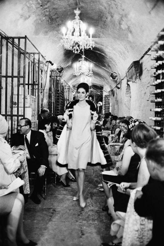 时装周受邀条件,时装周受邀明星会走秀