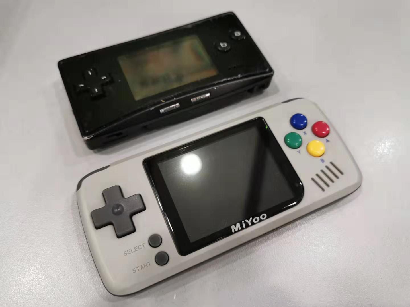 美队和黑寡妇私下玩啥……MIYOO横版迷你怀旧掌机开箱详评