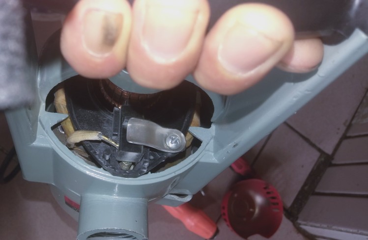 手电钻正反转开关内部构造,手电钻自锁夹头内部构造图解