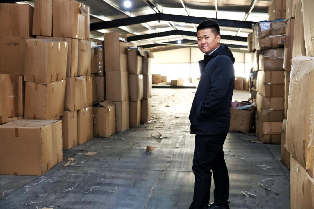 他在拼多多卖出500万个马桶垫,曾因发货不及时关小黑屋