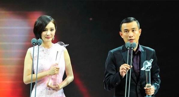 金鹰赵丽颖颁奖嘉宾,赵丽颖水晶杯视频