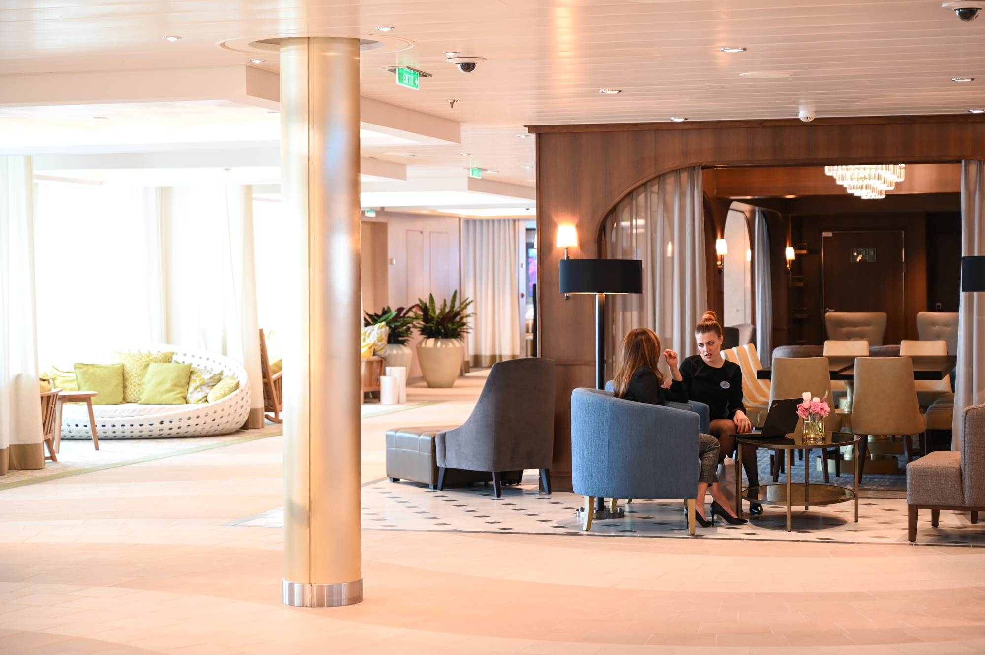 适合老年人乘坐的邮轮,70岁的老人完全可以乘邮轮旅行