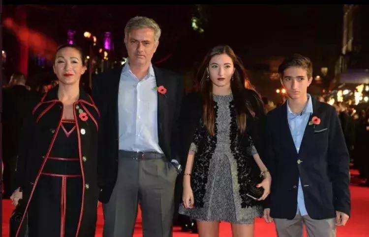 穆里尼奥强大气场,穆里尼奥说坚信的一切不复存在