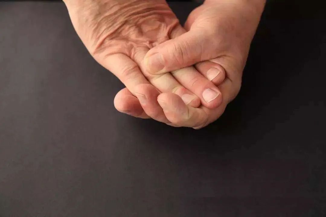 面对一个患有脑梗的怎么去安慰,中医耳道取栓治疗脑梗