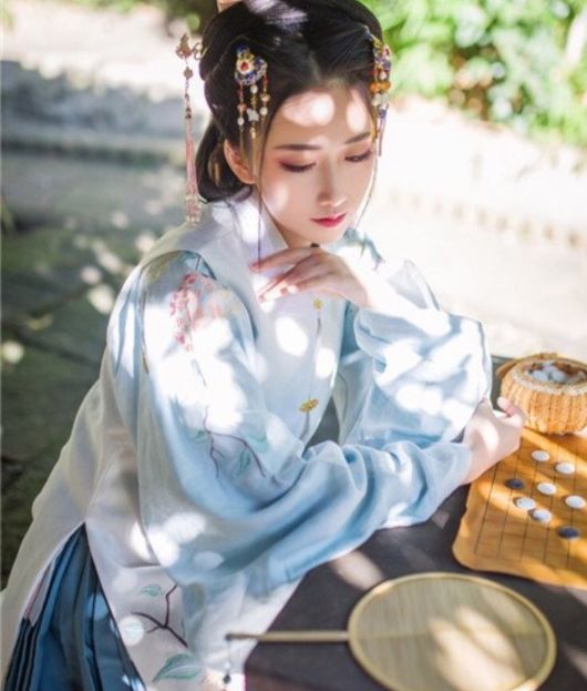 穷车夫艳遇痴情女,妻子设计让丈夫中招,两女一夫的结局出人意料