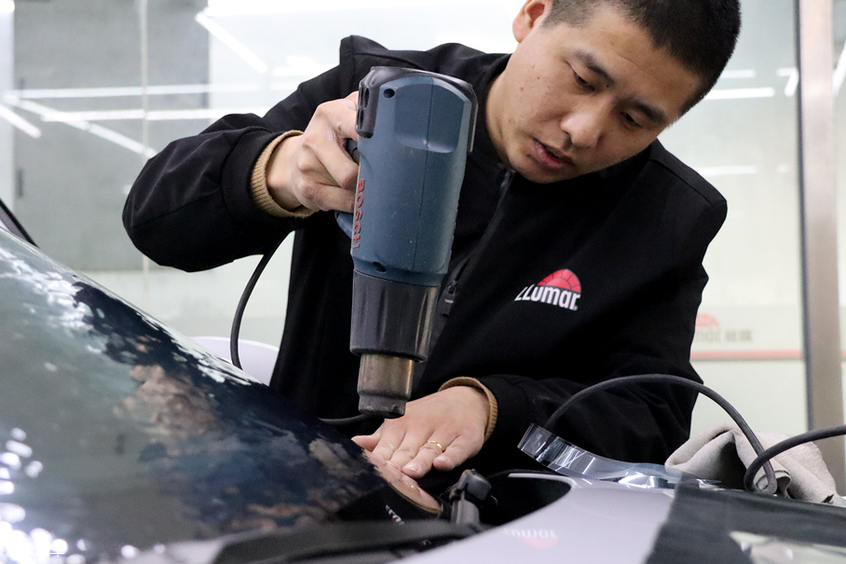 汽车贴膜不专业的后果,汽车贴膜大工和大师傅的区别