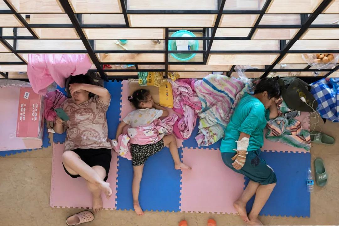 人在新乡，我们的家还在水里