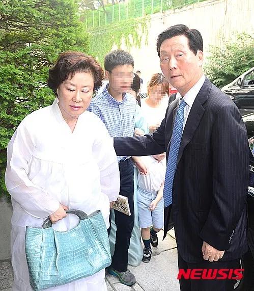韩国财阀名人故事,韩国财阀的生活过得有多曲折