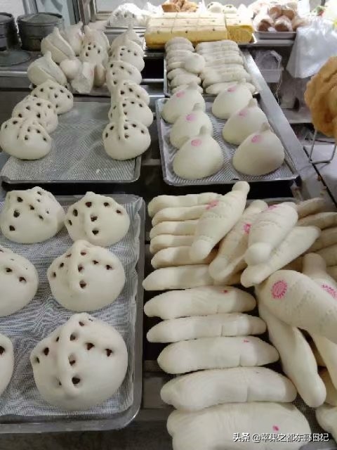 碱放少了发黄还是碱放多了发黄,馒头加碱蒸出来发黄是什么原因