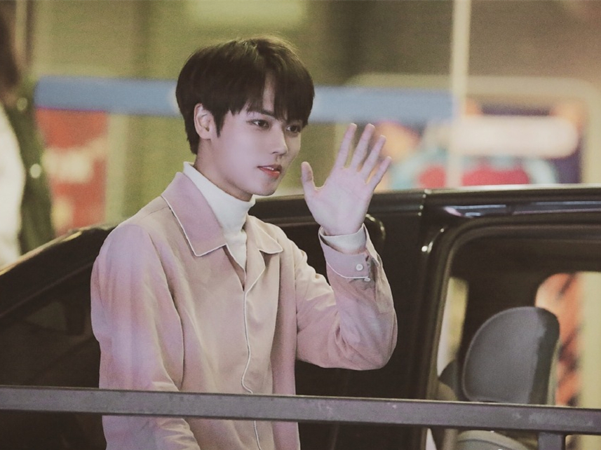 林彦俊湿发造型,林彦俊的穿搭是男生标准吧