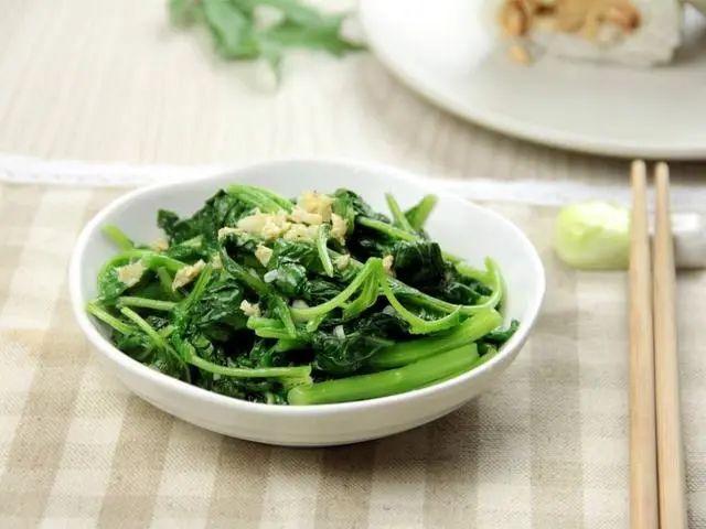 排便前边硬后边软什么原因引起的,排便特别黏还臭还黑色的怎么回事