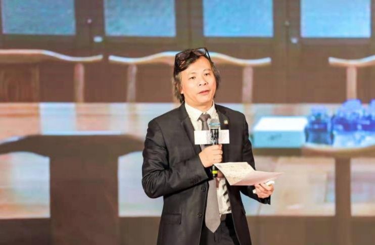 温州富二代,不继承家业独自创业,买巴西森林,留长发,为啥?