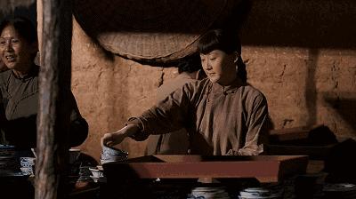 嘉行“重男轻女”，女艺人抠脚8个月，男艺人集体出逃？