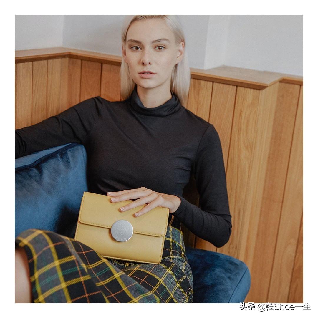 小ck包迪丽热巴同款,迪丽热巴背的迪奥斜挎包