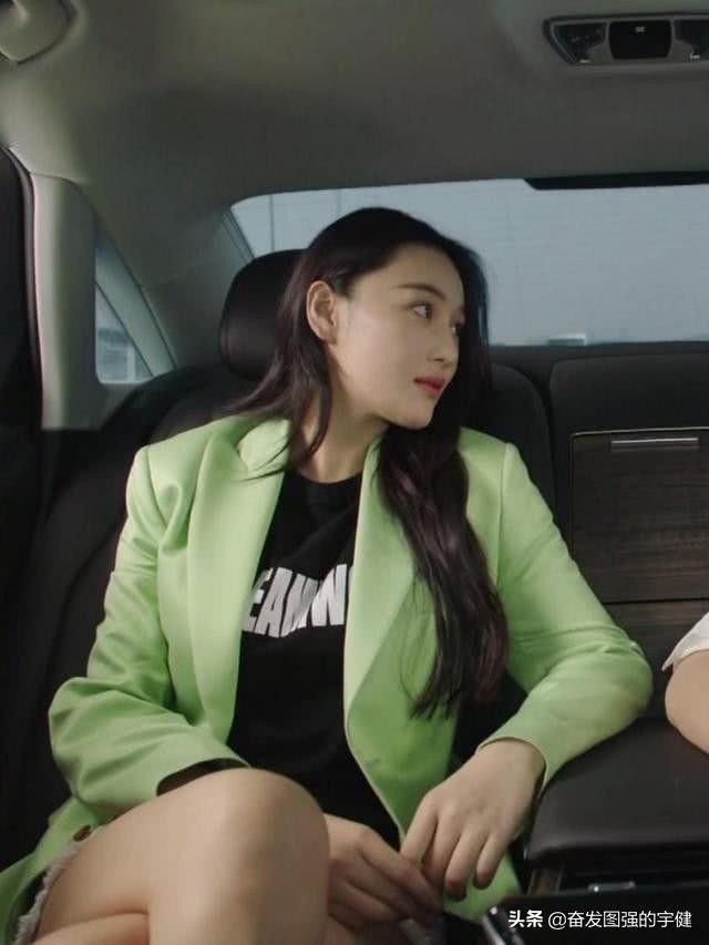 张馨予不做饭改种花了，老公何捷帮不上忙，只好线上求助网友