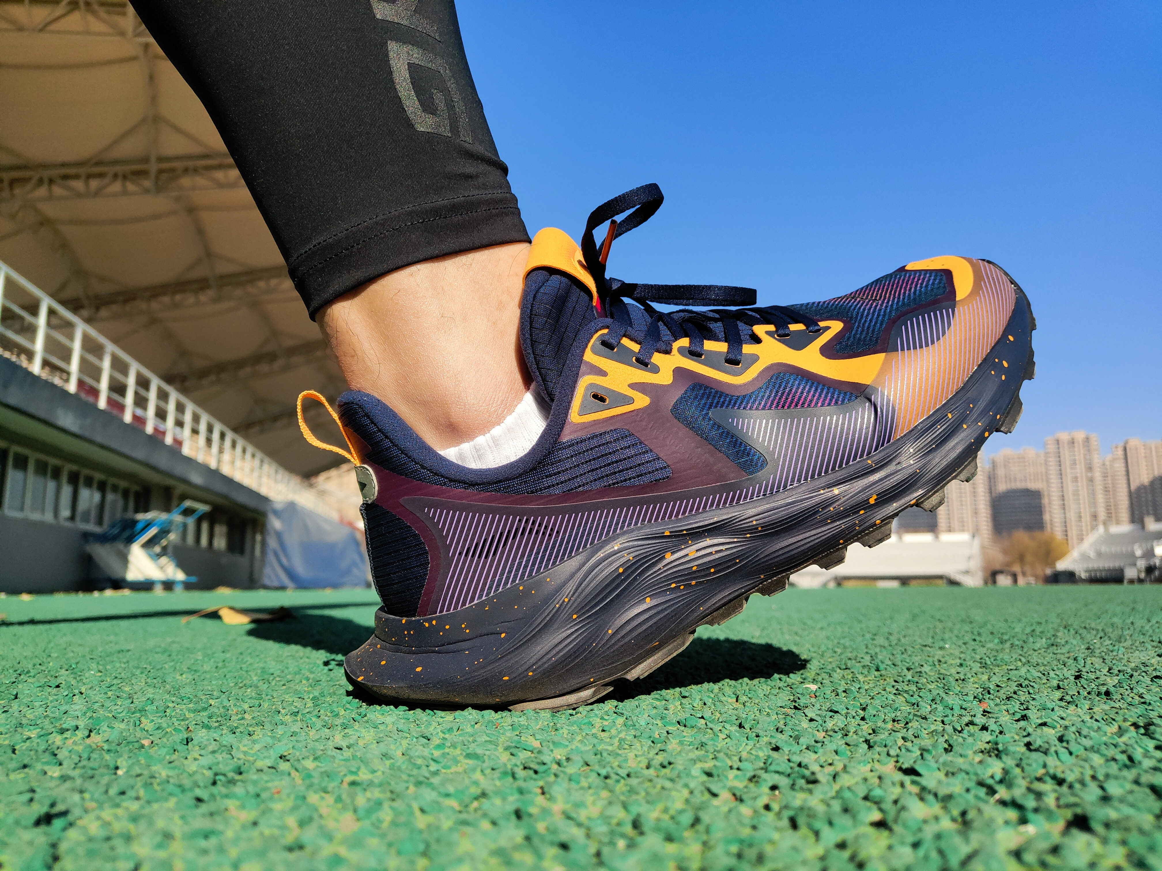 防雨雪运动鞋李宁,李宁无惧风雨