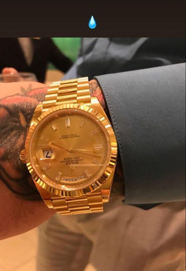 嘴炮井底之蛙？炫耀23万元黄金劳力士，却被梅威瑟甩了十几条街