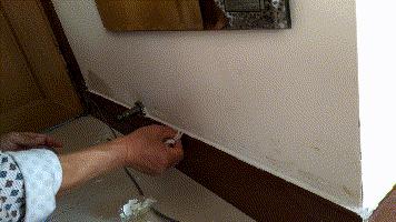 瓷砖裂缝用牙膏填补靠谱吗,白色墙面有裂缝用牙膏修补