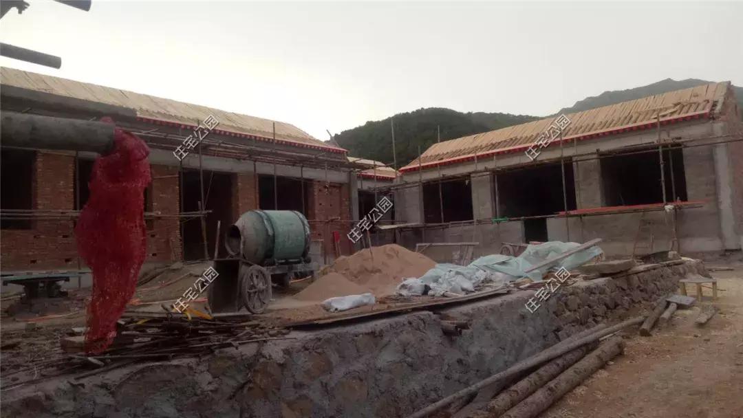 东北农村模块建房大火炕三合院,三合院一层有火炕