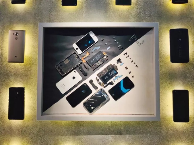 王自如使用手机,王自如早期视频