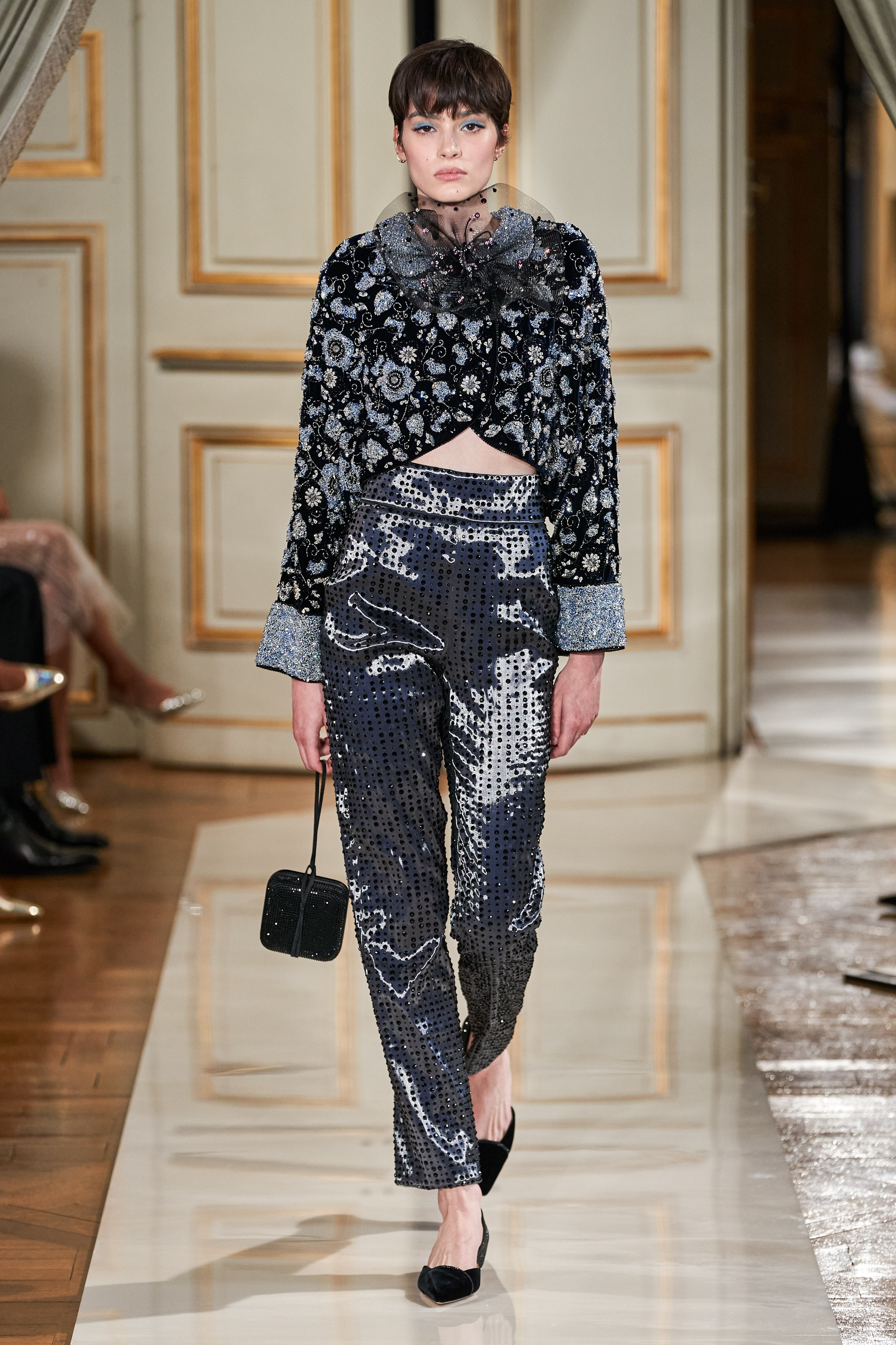 阿玛尼armani高定设计师,阿玛尼2018高定春夏女装