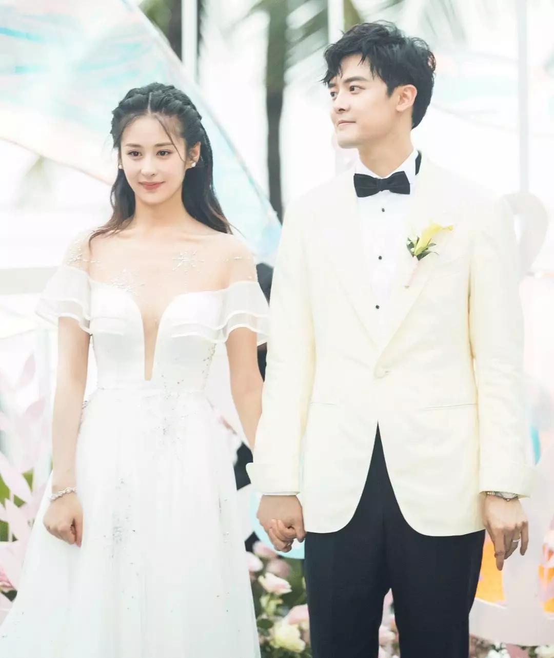 适合新娘结婚当天穿的便装内搭,2020最流行新娘衣服搭配