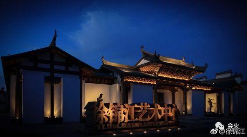 他外表凶狠，内心文艺，曾纵横各类电影，一幅画能卖几十万？