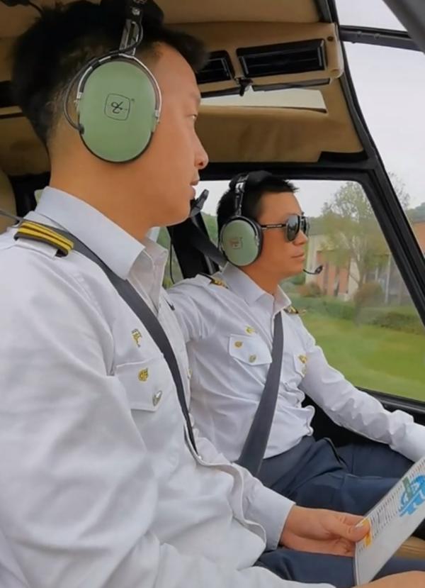 王宝强考驾照,王宝强吴京出席