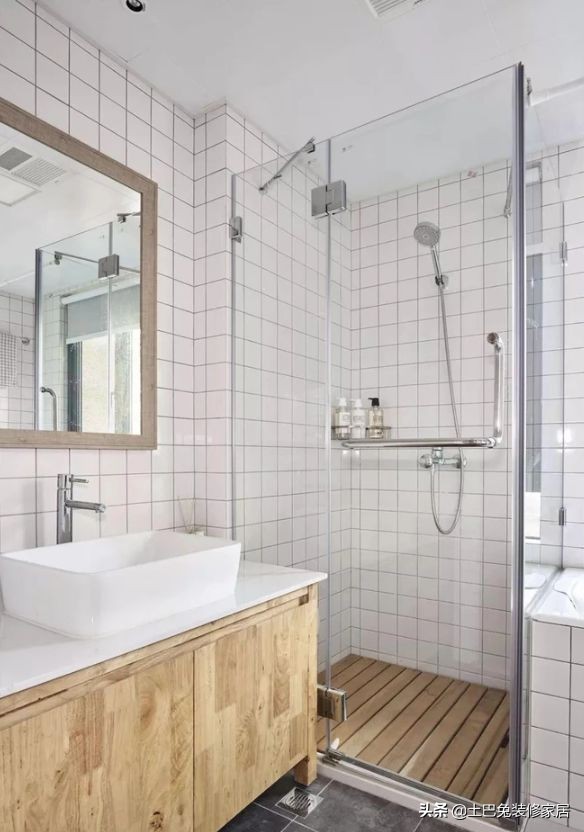 浴室柜陶瓷的好还是木质的好,浴室柜是pvc的好还是实木的好