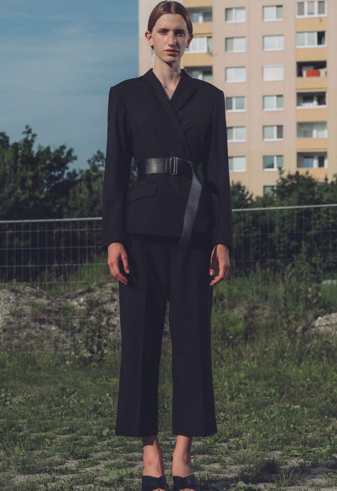 完美通勤穿搭｜18个性冷淡风极简主义品牌