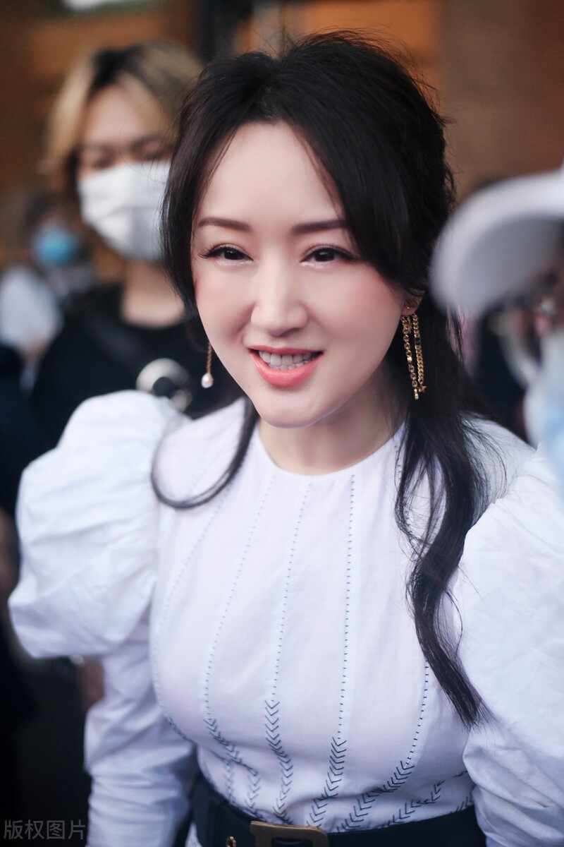 杨钰莹八卦故事,杨钰莹的故事简介