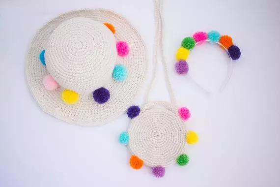 如何钩小包上的小装饰,钩个随身小包包好看