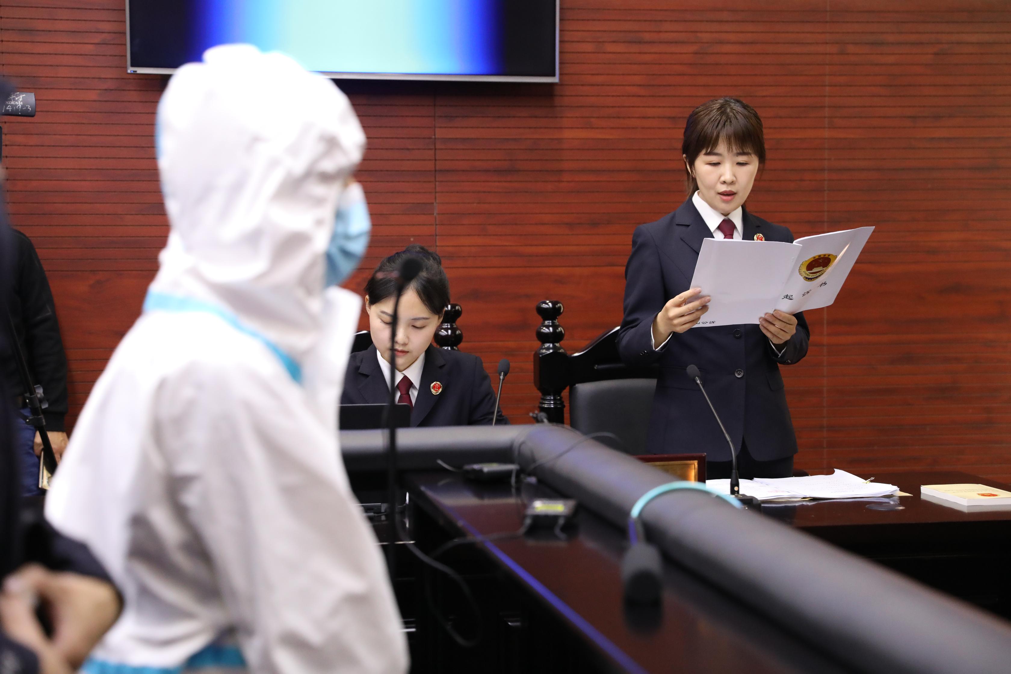 谁让“限高人员”来去自由：票务公司勾结代收点出票员，7人获刑